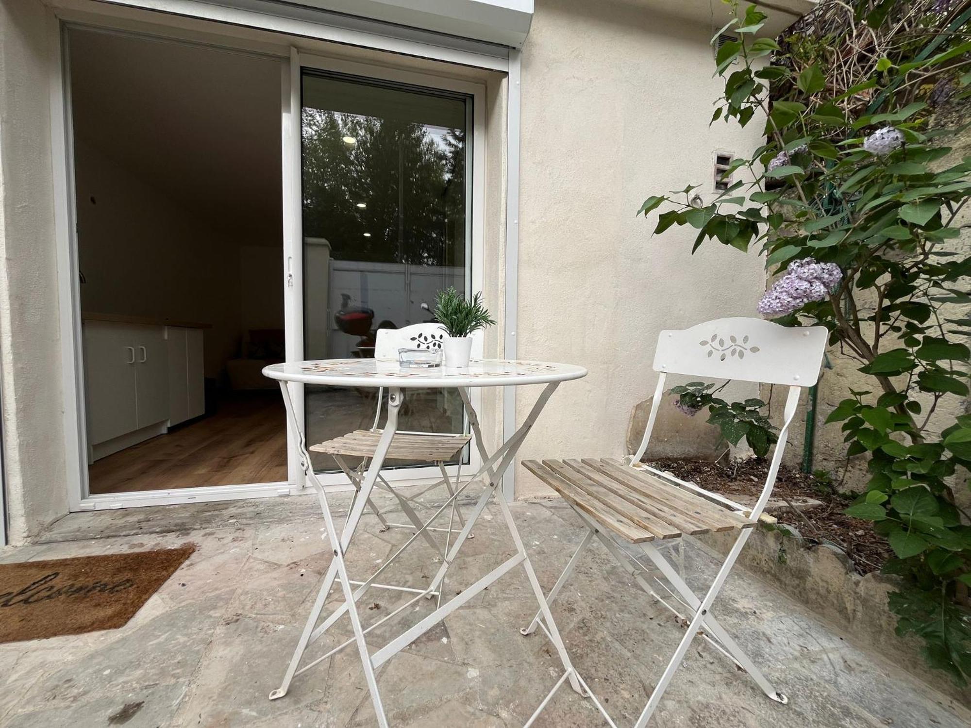 Studio Avec Clim Et Terrasse Proche Du Centre Ville D'Avignon Exterior photo